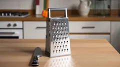 Come affilare una grattugia da cucina a casa in tre semplici modi