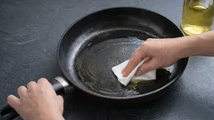 Come ripristinare il rivestimento antiaderente di una padella: un semplice trucco che funziona